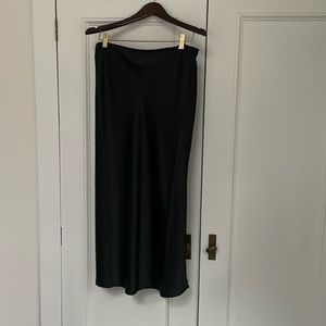 Black satin midi length skirt - Old Navy size large
